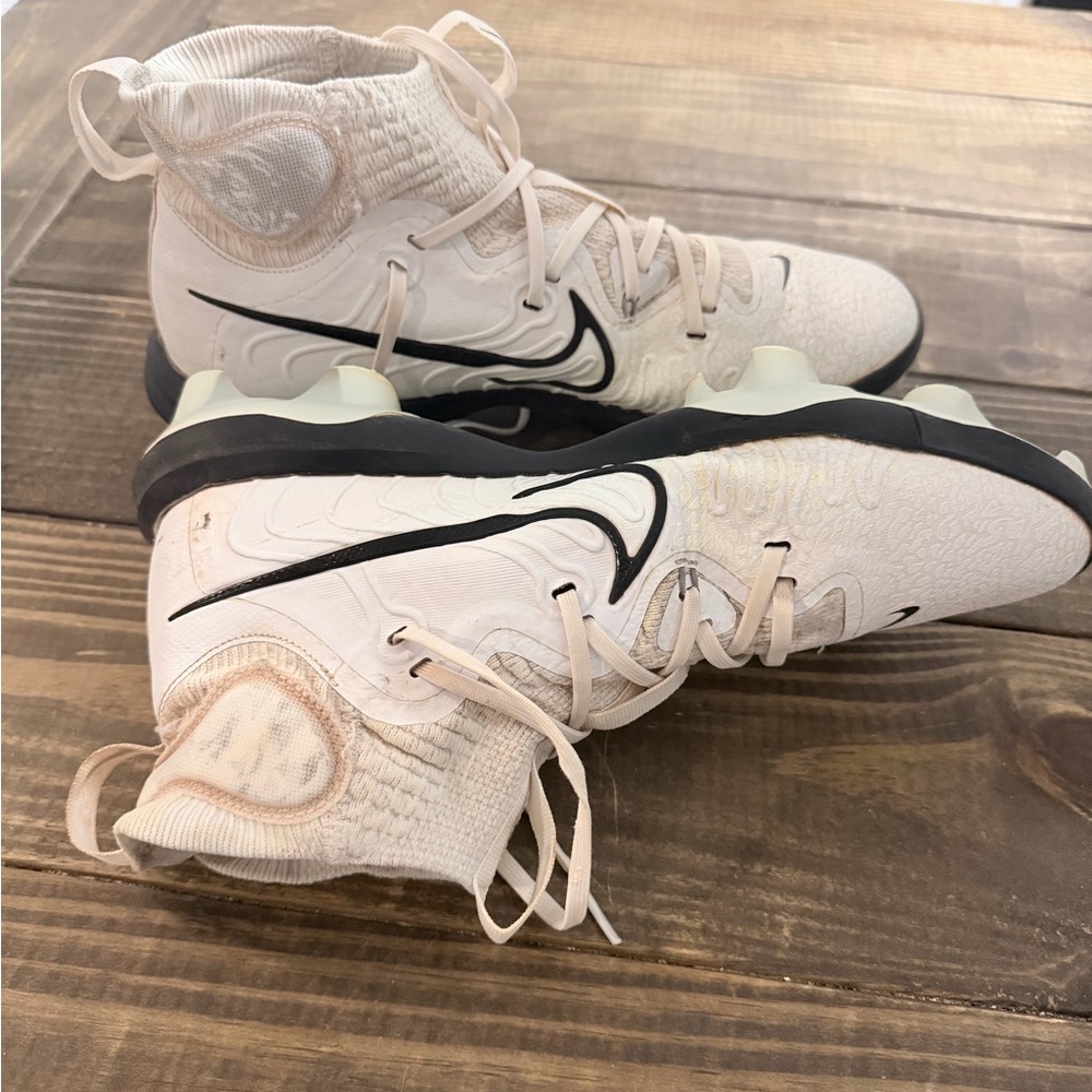 Nike White and Black High-Top Baseball Cleats